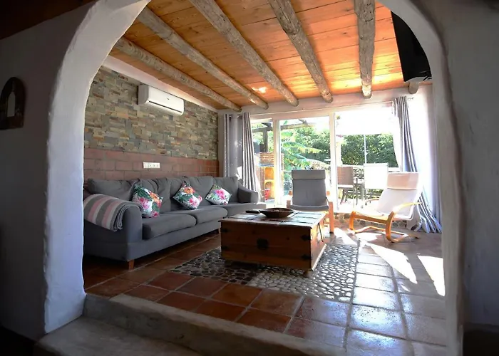 빌라 At Short Walk From *